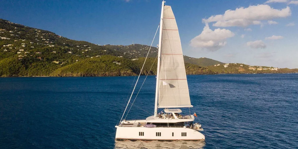 BUNDALONG Luxury Sailing Catamaran Charter Sunreef 80