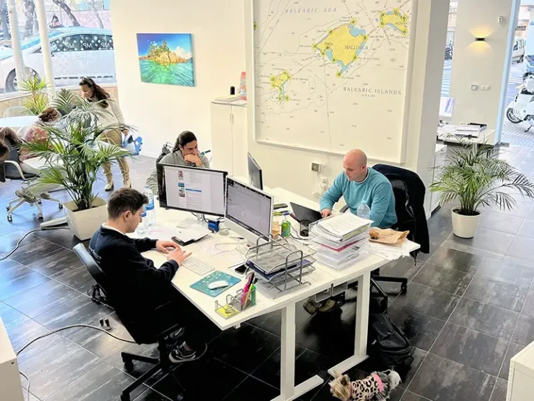 Office-Team-Yacht-management Marine project